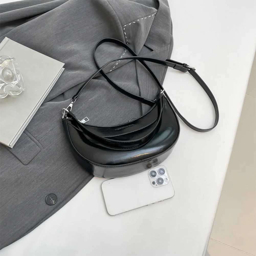 Women PU Half Moon Bag Large Capacity Crescent Hobo Bag Zipper Closure Simple Tote Bag Adjustable Strap Shoulder PurseT2511112