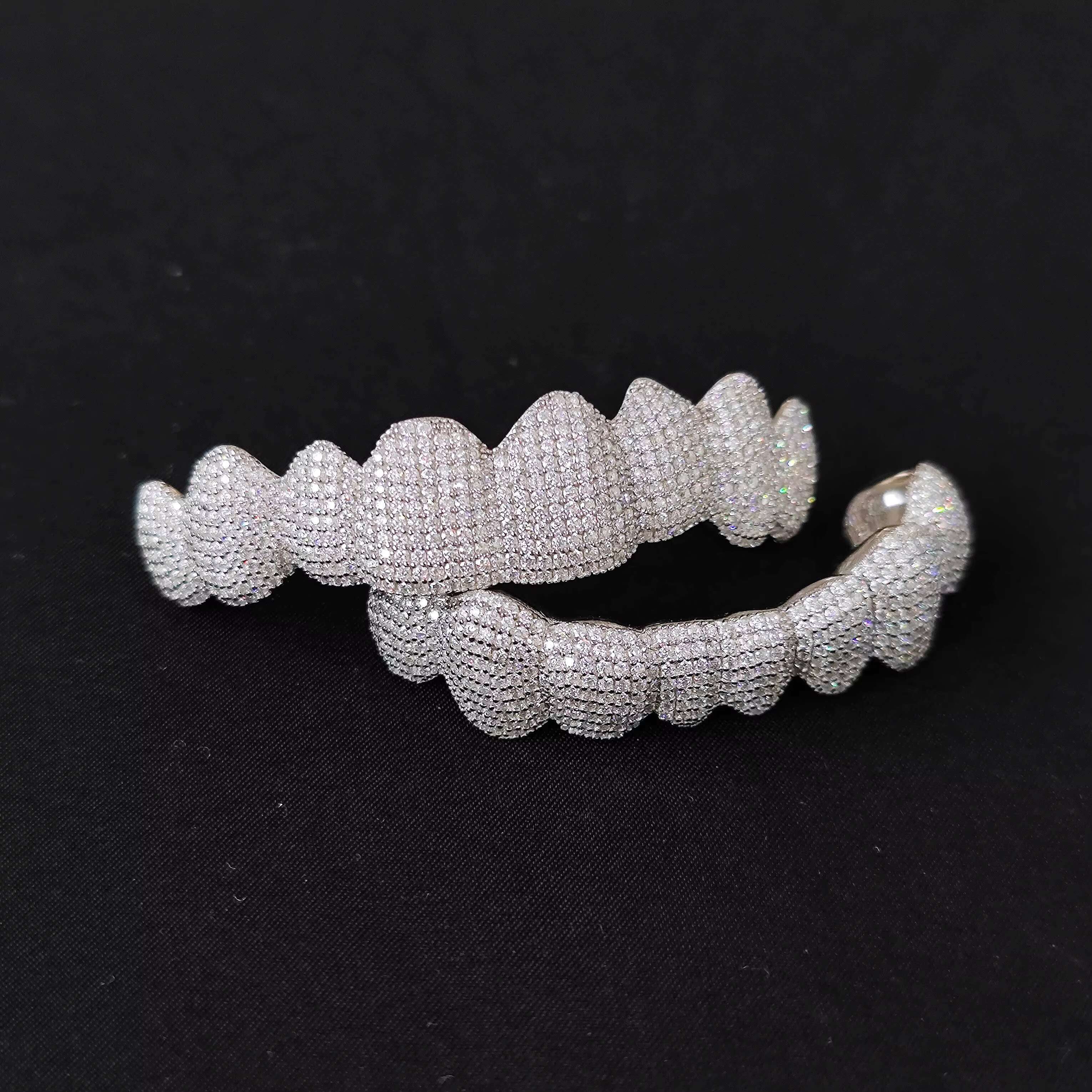 Hot Selling Custom Made Personalized Tooth Sterling VVS Moissanite Diamond Mens Iced Out Grillz Teeth Decoration