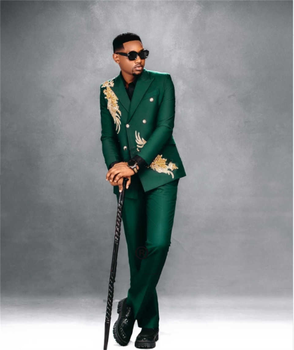 Handsome Appliques Wedding Tuxedos 2 Piece Set Jacket Pants Double Breasted Men Suit Classic Fit Evening Suits Customized