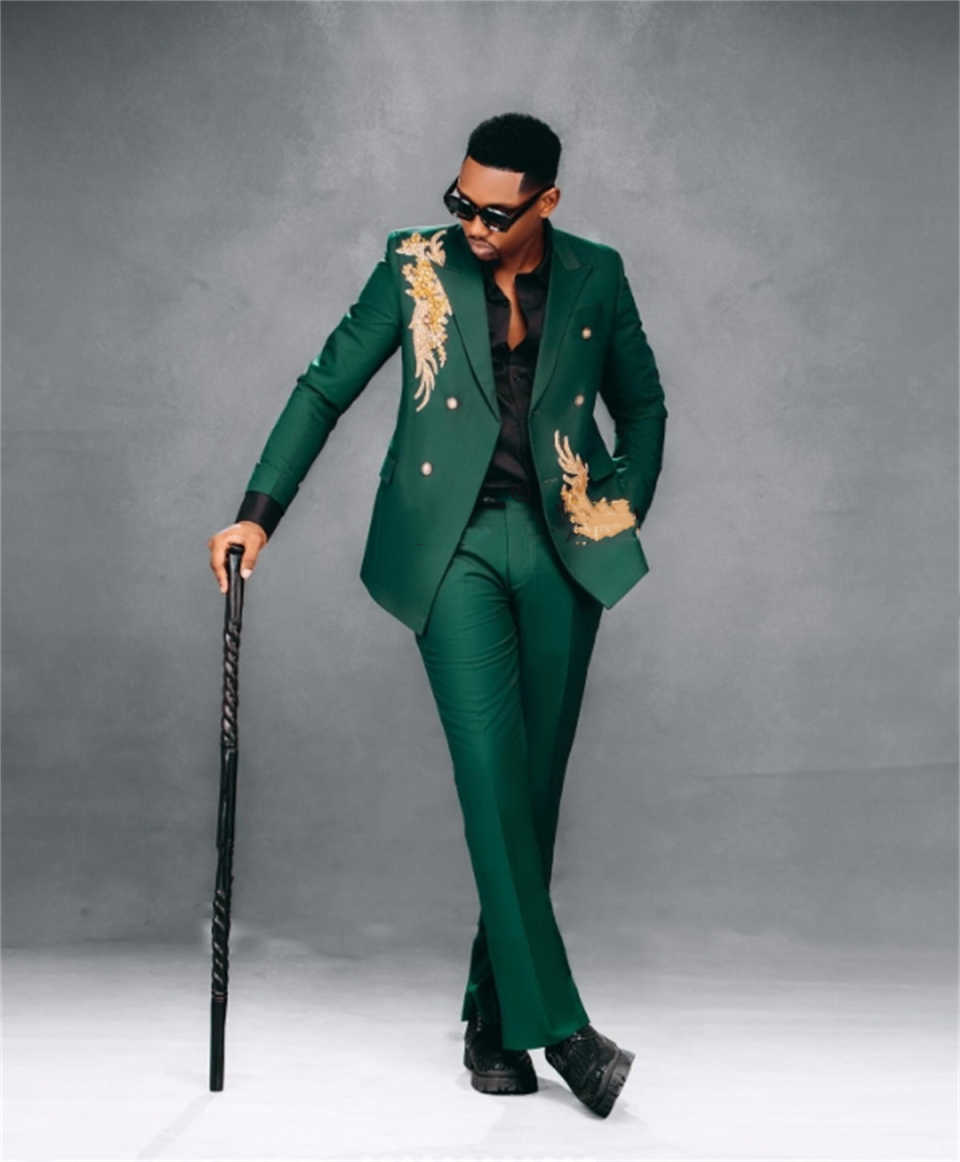 Handsome Appliques Wedding Tuxedos 2 Piece Set Jacket Pants Double Breasted Men Suit Classic Fit Evening Suits Customized