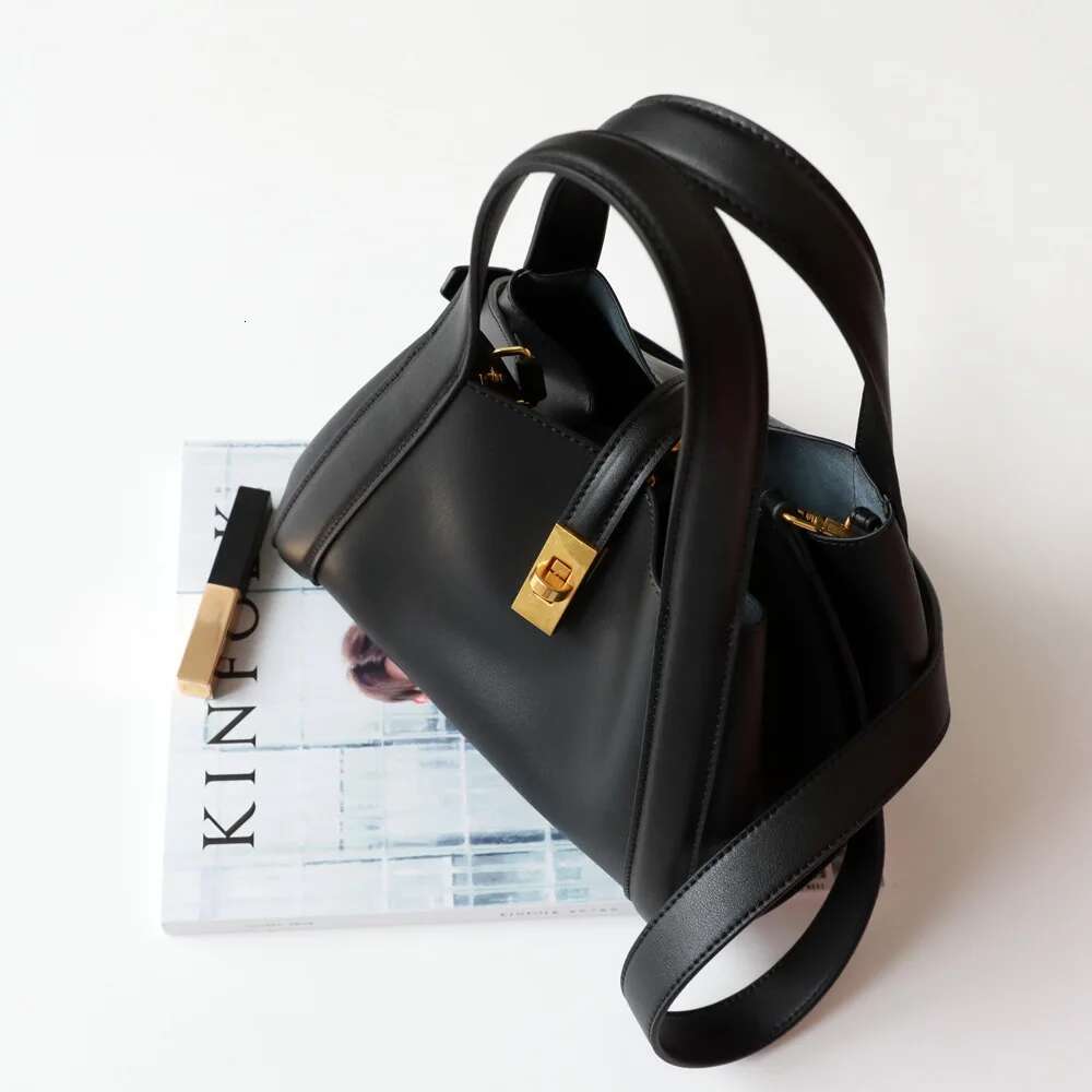 Vegetable Basket Genuine Leather Wing High-End Texture Portable Shoulder Crossbody Tote Bag For Women Woman Bags 2025