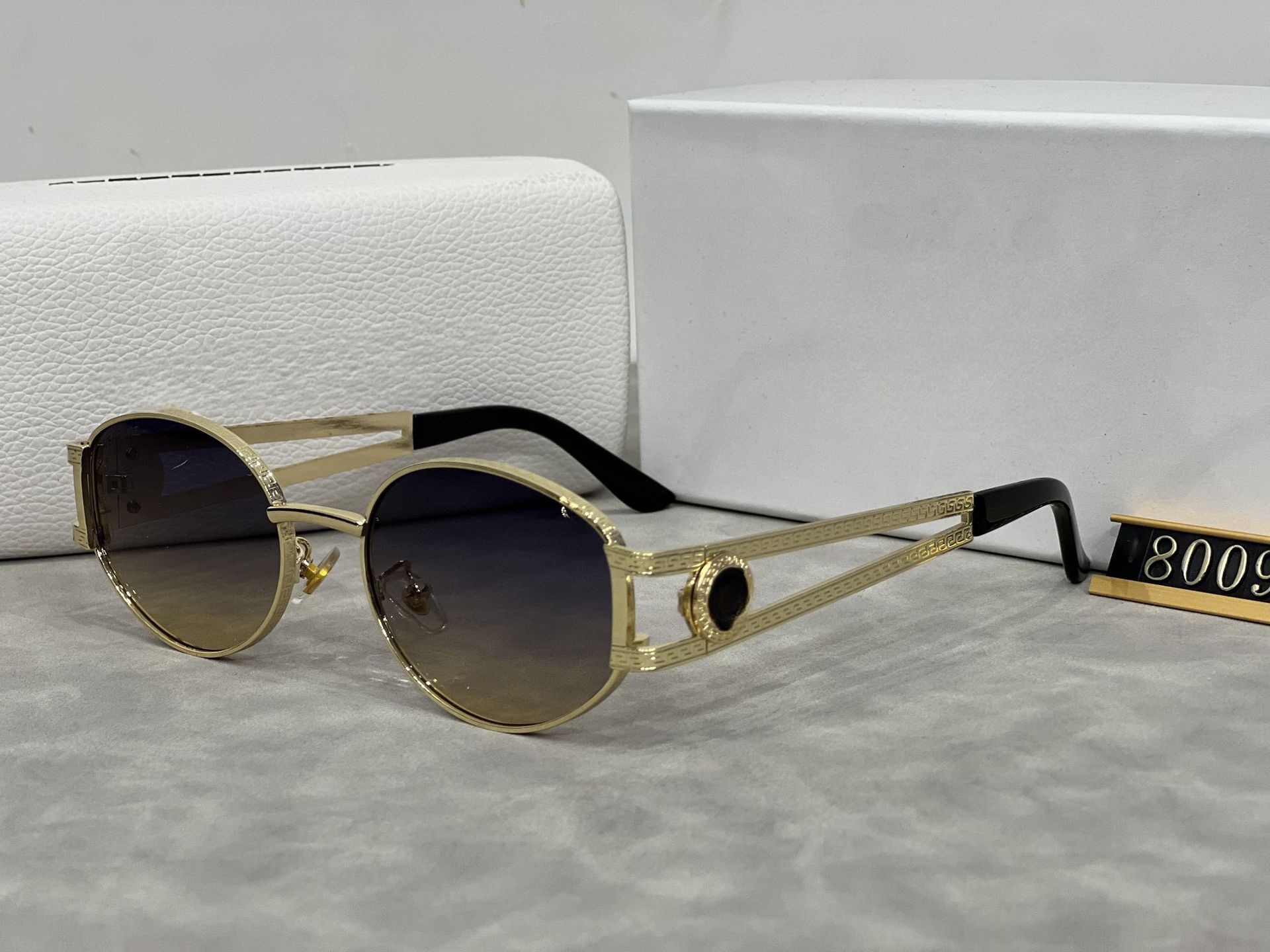 Hot Sunglasses Classic Eyeglasses Outdoor Beach Sun For Man Woman Monogram polarized UV400 protection Glasses With Box Mix 7 Z260306