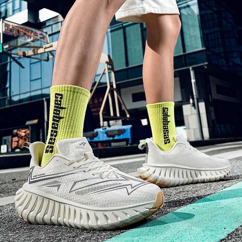 High-quality Mens Running Shoes Soft Cfy Road Jogging Light Cushioning Sneakers Men Versatile Outdoor Non-slip Training Shoes Z250411