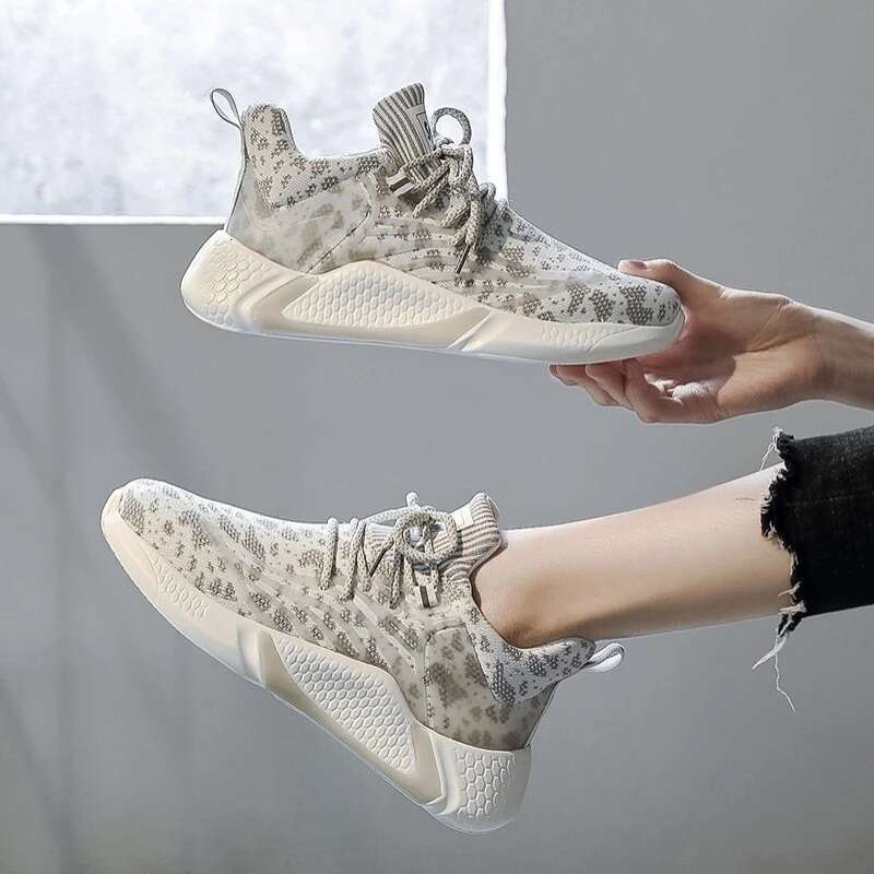2025 Summer New Running and Leisure Lightweight Designer Fashion Walking Shoes Breathable Women's Outdoor Sports Tennis Shoes
