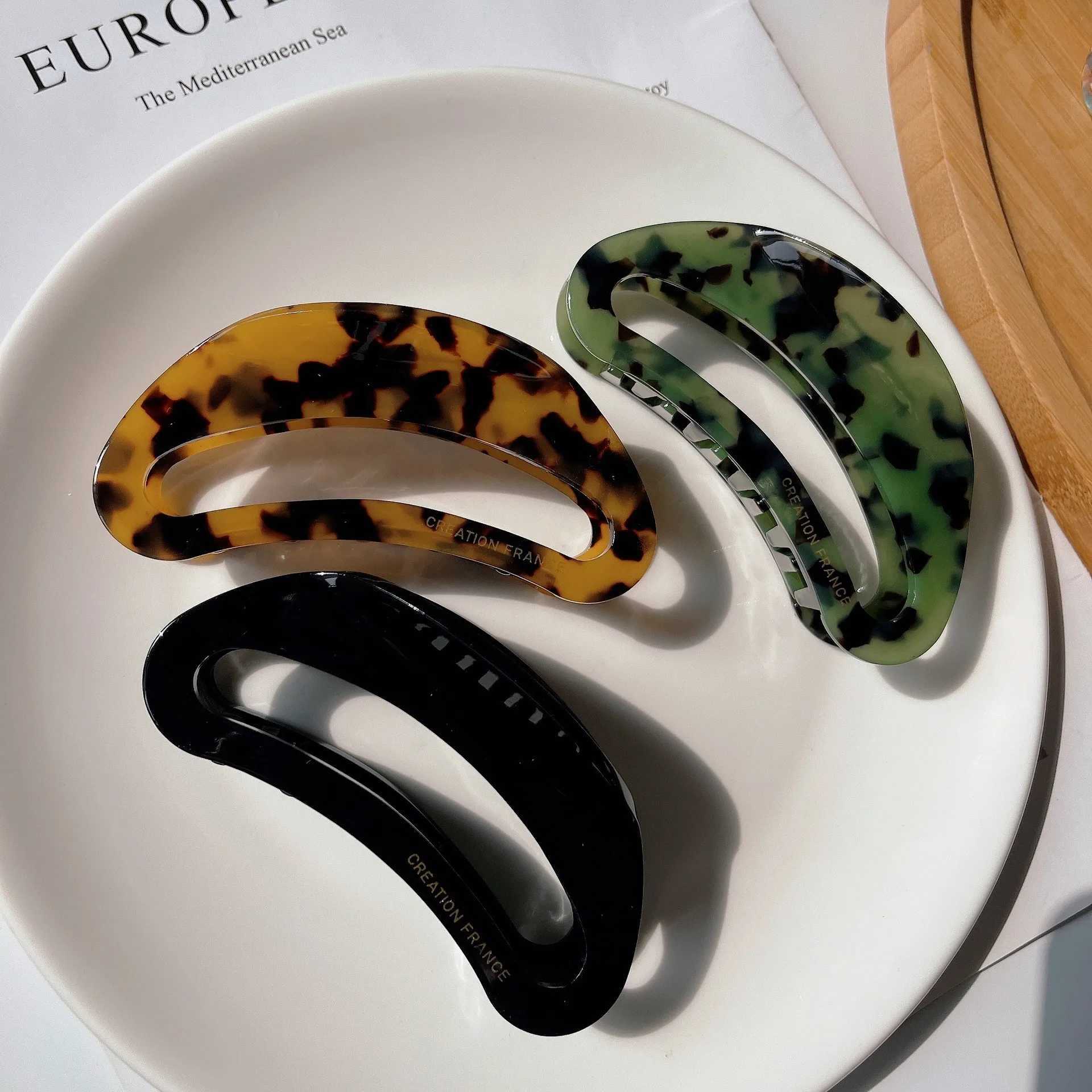 Womens Fashion Hairdressing Clip Korean Style Acetate Panther Printed Hairdressing Clip Womens Fashion Accessories Gift Big Claw Clip Y2504012