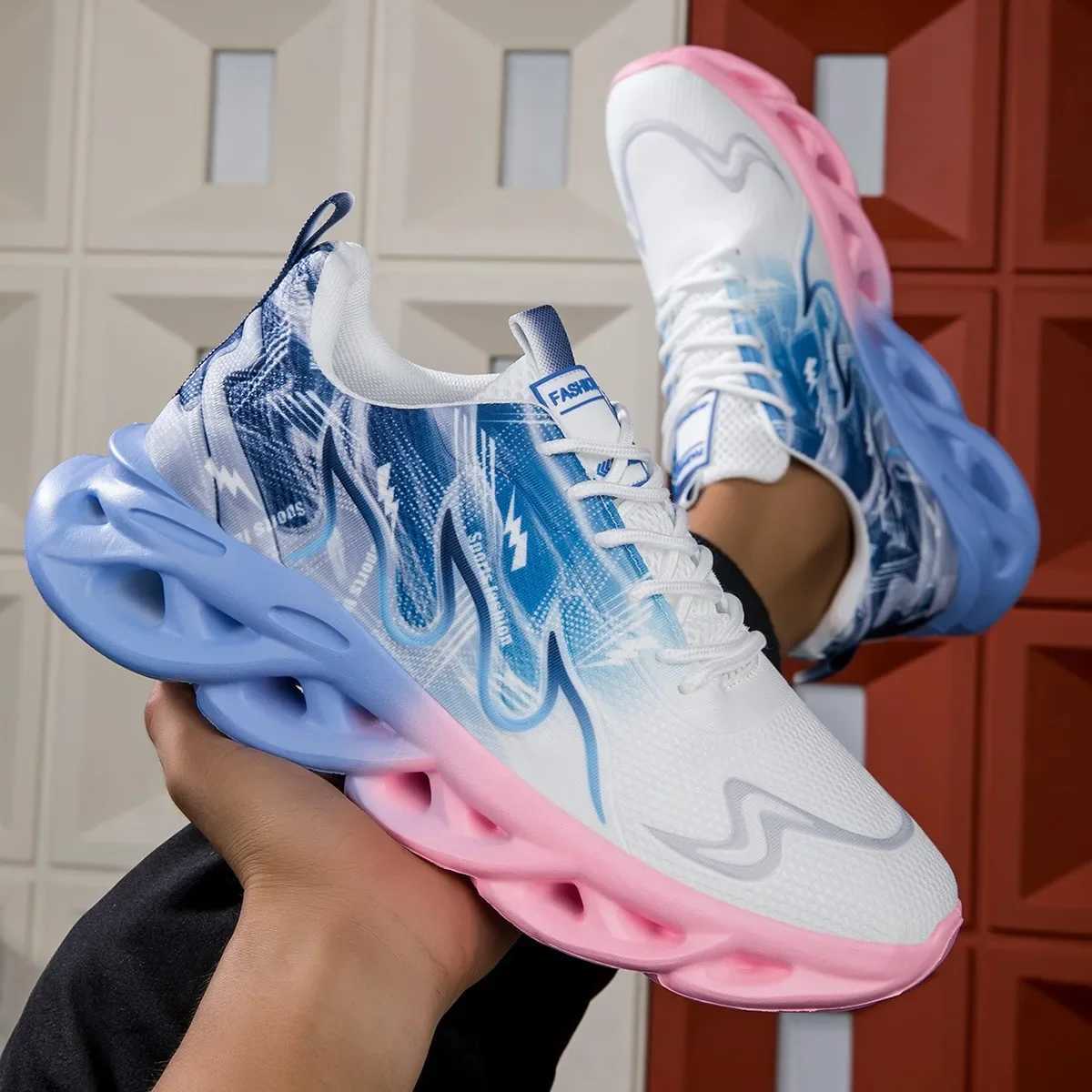 Couple running shoes womens lightweight mesh breathable comfortable smooth tennis shoes summer lace up sports shoes mens W250412