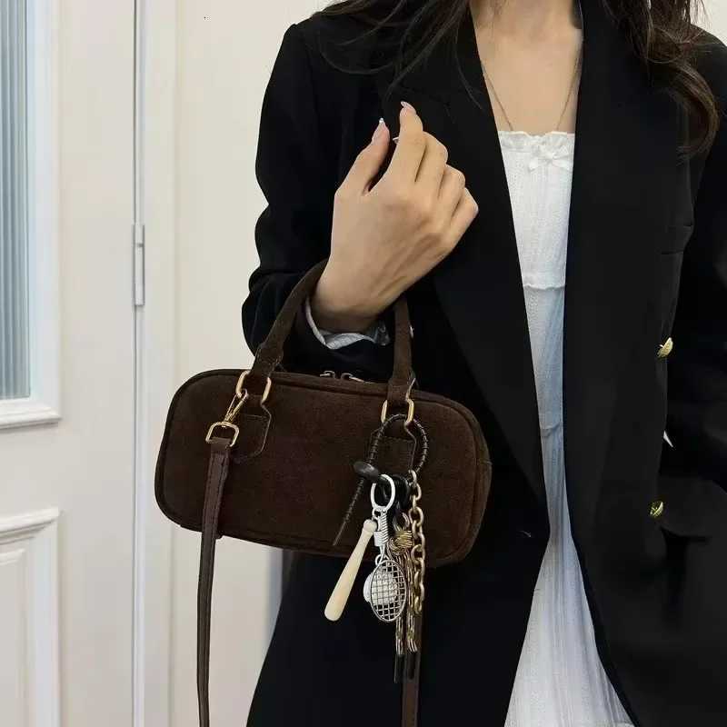 2025 High Quality Versatile Fashion Crossbody Bag Soft Simple Commuter Handbag Velvet Solid Color Satchels Zipper Shoulder BagT2511112