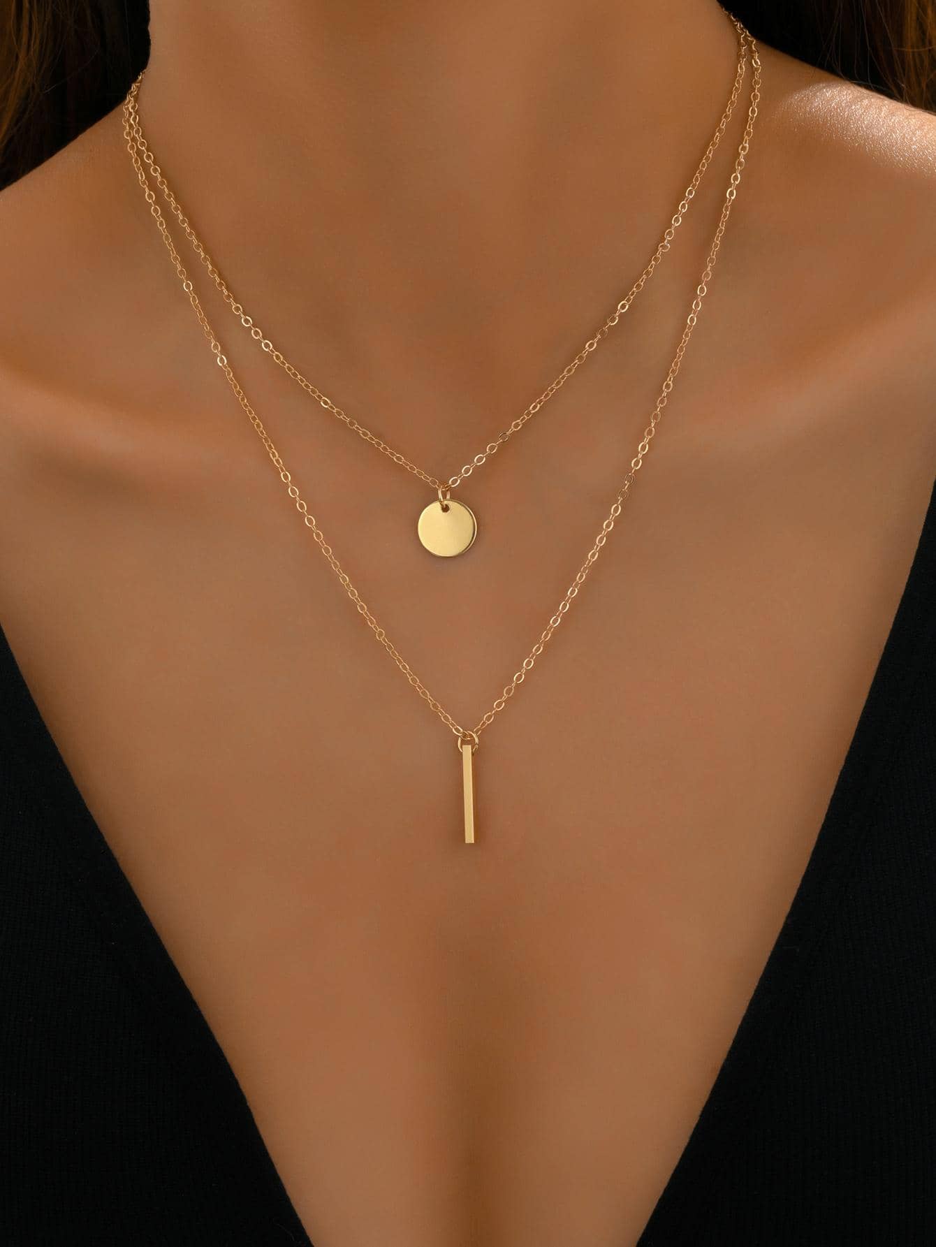 Double layered geometric element necklace