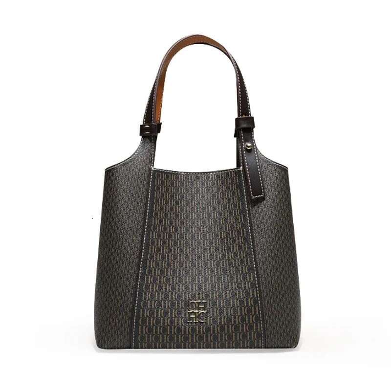 CH High Quality Fashion Letter Print Design Shoulder Bag Women's Temperament Handbag Premium Feeg Versatile Ladies Crossbody