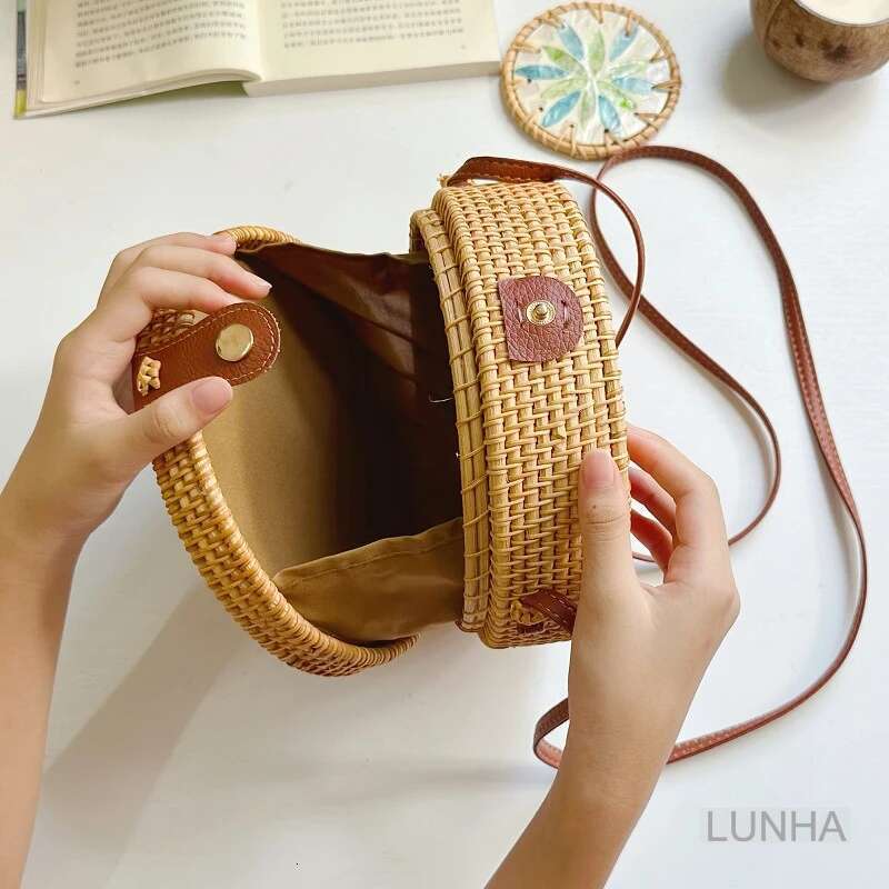 Vintage Handmade Woven Rattan Shell Tote Bag For Women Beach Summer Style Casual Handbag Top Handle Basket Purse