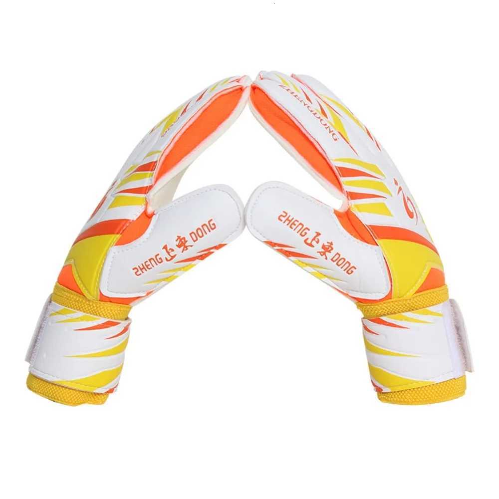 1 Pair of Wear-resistant Football Gloves Anti-slip Thick Latex Goalkeeper Training Gloves Excellent Non-SlipW251112