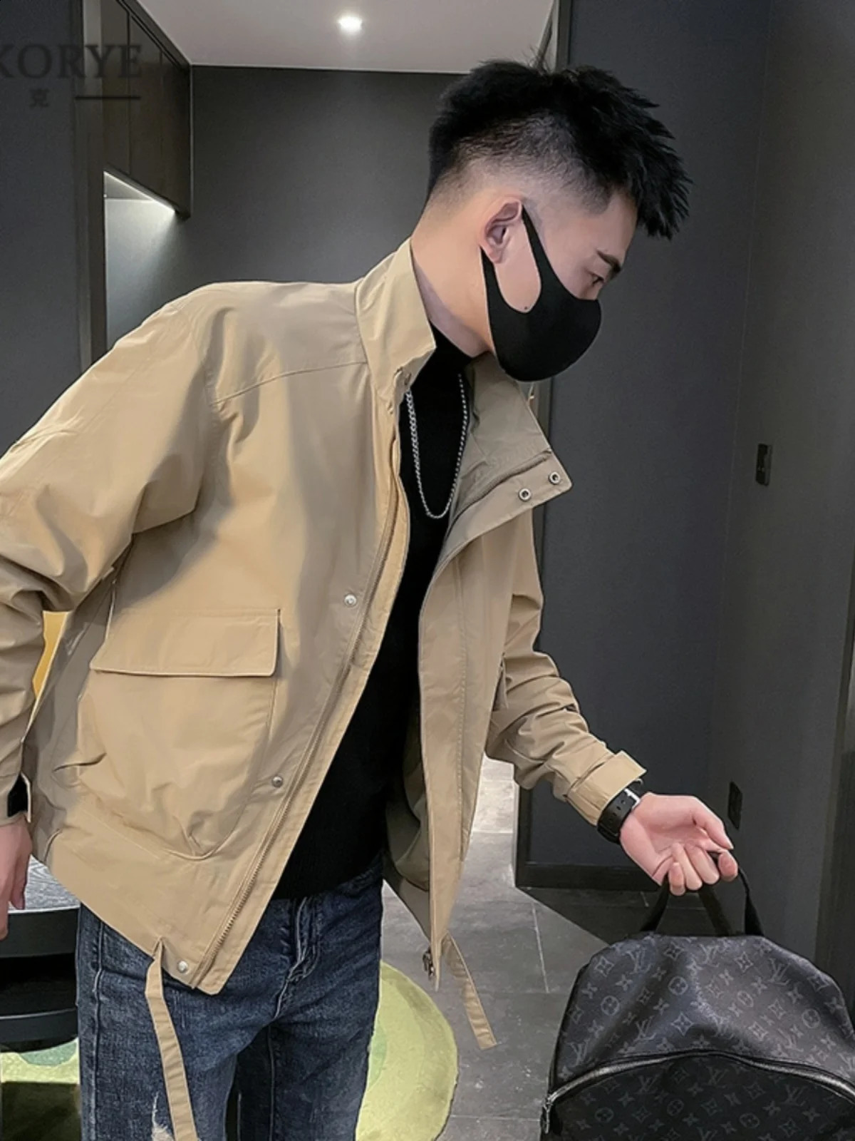 Mens casual and fashionable jacket mens jacket for spring and summer vertical ultra-thin bomber jacket mens C55 250411