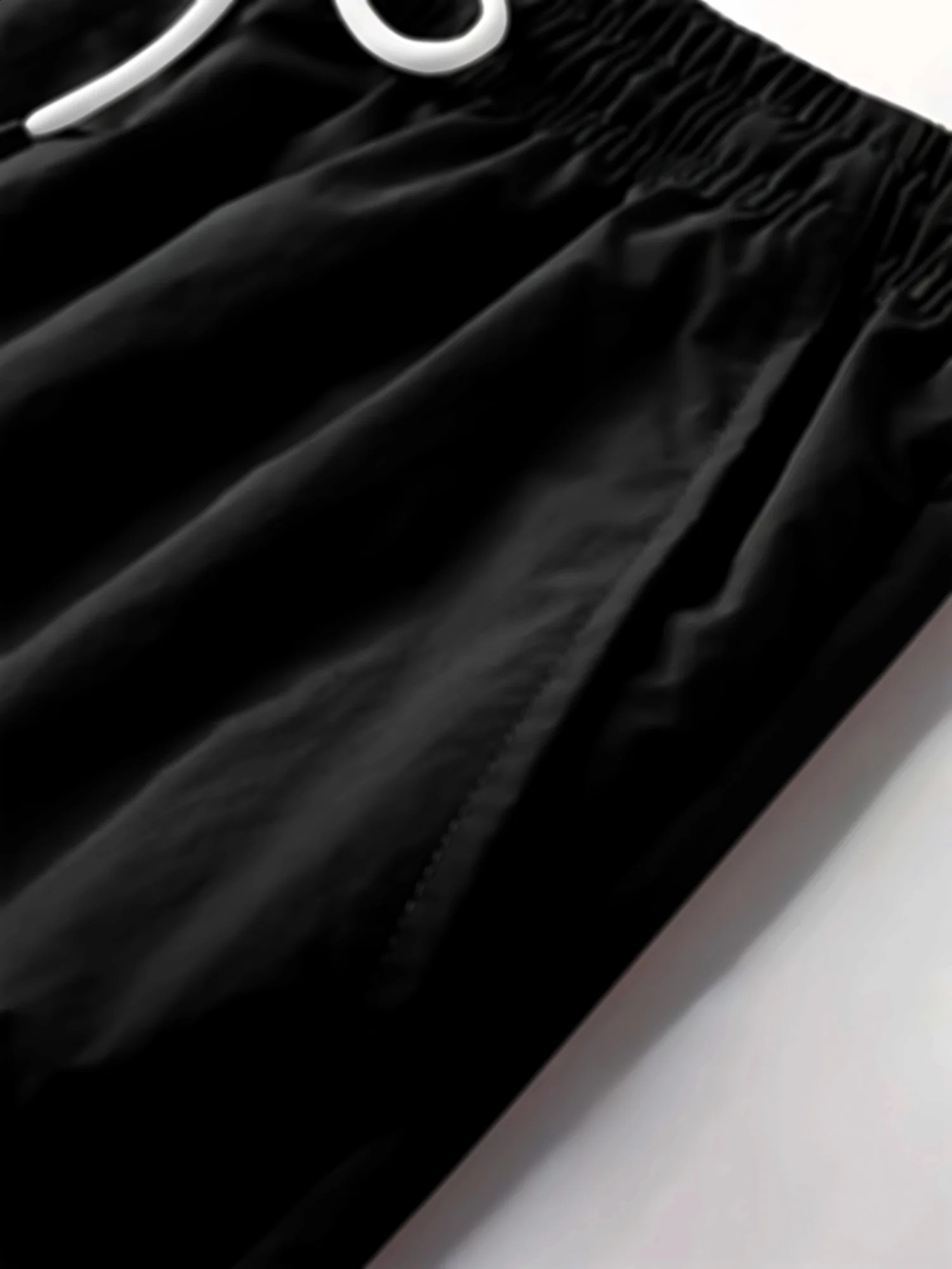 Mens quick drying sports shorts in 3 colors and packs with a casual loose elastic band lightweight drag suitable for running 250411Z