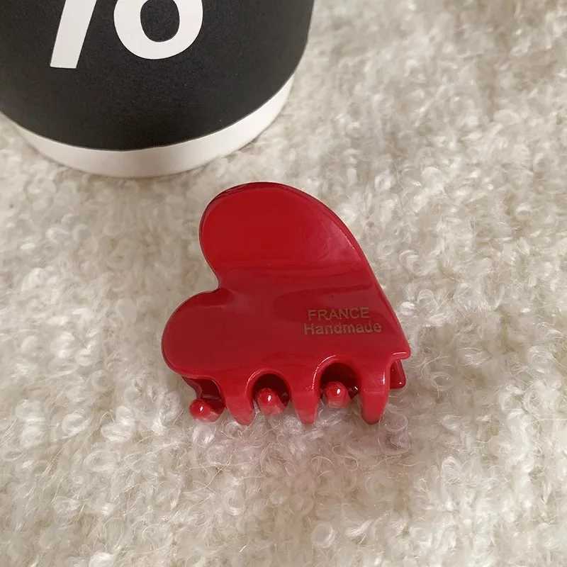 New 3.5cm small hair claw vinegar hair crab suitable for girls cute heart-shaped hair lips female hair accessories hair clips Y2504012