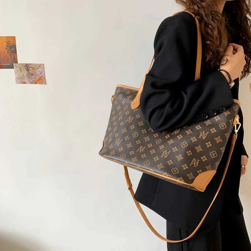 Women Tote Bag In High-Quality Leather Versatile Shoulder Bag For Ladies Popular Elegant Messenger HandbagsW251112