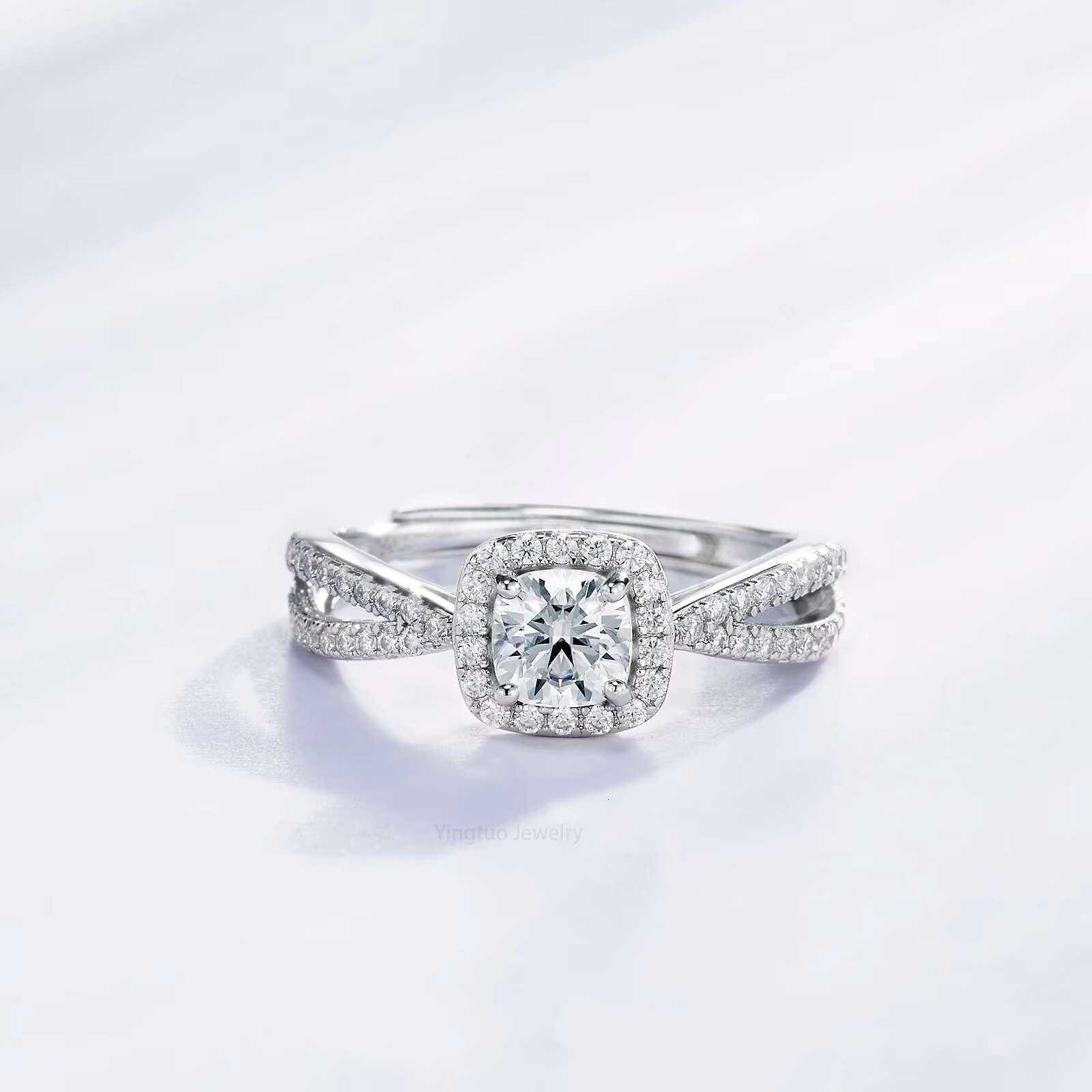 Wholesale Price Fancy Color Fashion Style Round Cut 18K Gold Solid 925 Sterling Silver Moissanite Ring