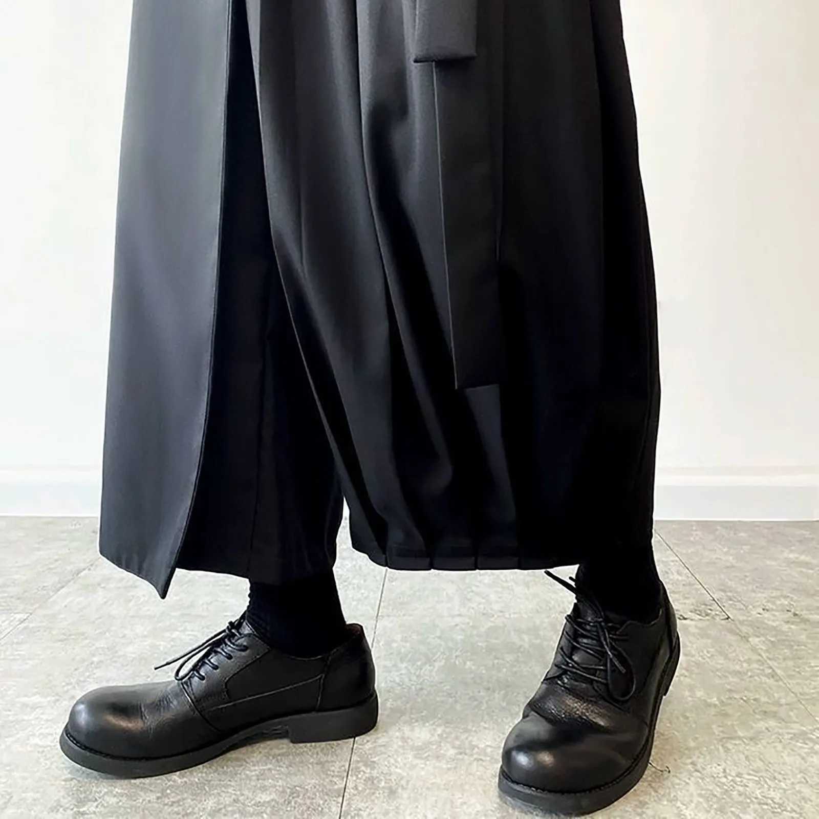 Retro dark style mens ski pants wide leg fashion bag Trouser Kendo Culottes solid color lace mens ski pants JapanXJ250412