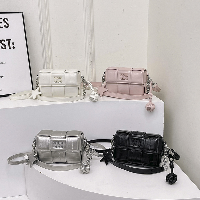 2025S Designer Women S Bag Knitted For Women New Trendy Crossbody Bag Niche Versatile High End Trendy Simple Letter Small Square Bag