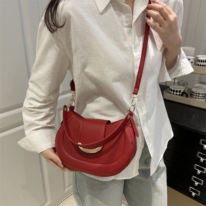 Designer free shipping designer bag women ladies 2025 New Commuter Handheld Fashion Shoulder Crossbody Bag for daily outfit