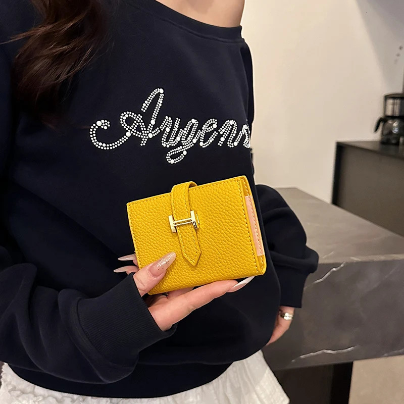 Soft PU Leather Travel Passport Women Wallet Elegant Portable Credit Card Holder Set Minimalist Exquisite Purse Gift 251112