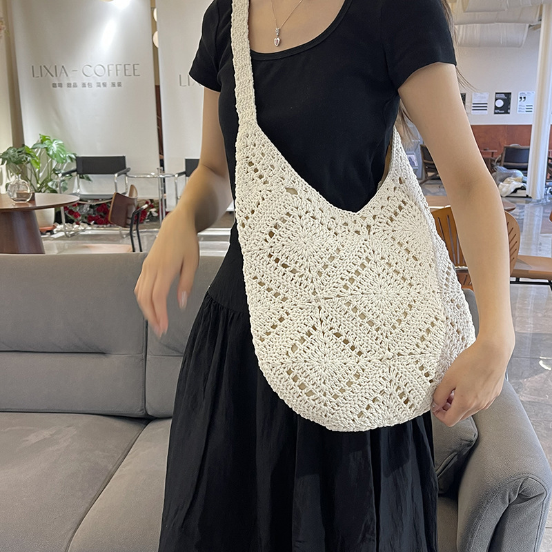 2025S Designer Women S Bag Large Capacity For Women New Summer Seaside Vacation Straw Woven Versatile Commuter Single Shoulder Tote Bag
