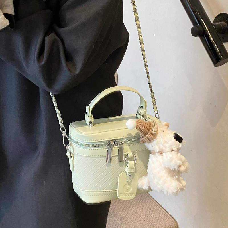 2025S Designer Women S Bag Solid Color Box New Woven Women S Stylish And Stylish Single Shoulder Bag High End Feel Hand Held Crossbody Bag