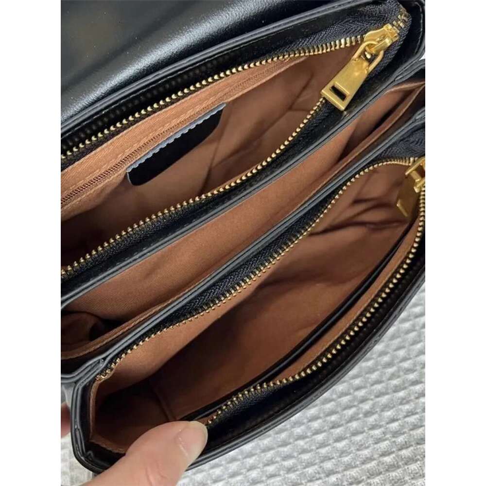 New Cowskin Genuine Leather Handbag Tote Women Single Shoulder Bag Hasp Fashion Designer Elegant Office Ladies Crossbody Bags