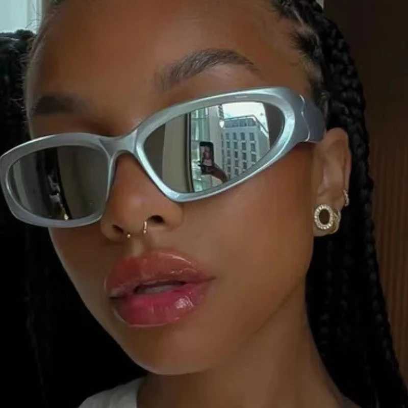 Fashion Punk Goggle Y2k Luxury Brand Sunglasses Women Wrap Around Sun Glasses 2000S Shades Eyewear UV400 Female EyeglassesC250412
