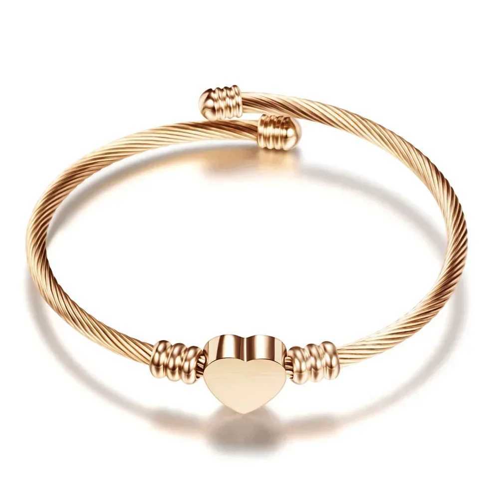 Stainless steel love-shaped adjustable wire bracelet three-color titanium steel open bracelet jewelryC250411