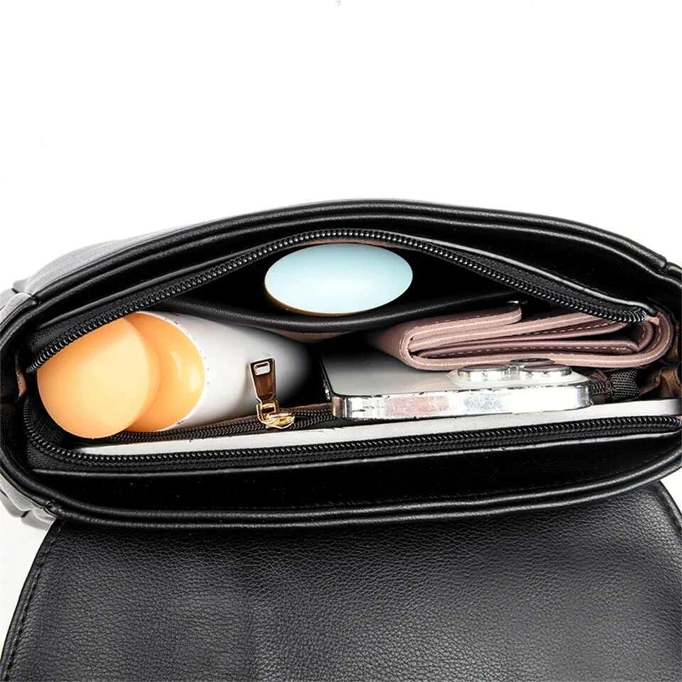 Classic Crossbody Bag Sleek And Minimalist Design Made From Durable Leather Comfortable Adjustable Strap Versatile Accessory