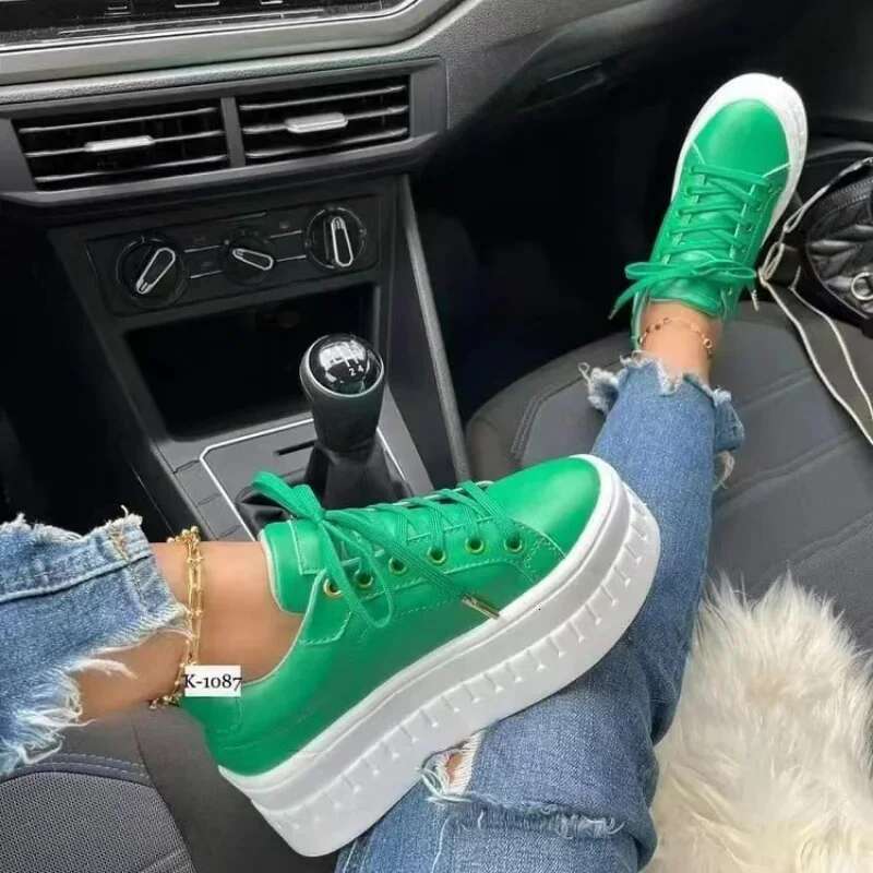 2025 New Women's Lightweight Thick Bottom Designer Fashion Sports Shoes Leather Round Head Sports Lace Walking Vulcanized Shoes Height Increase