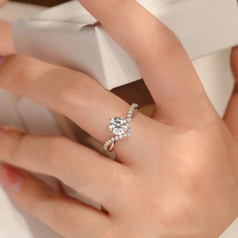 Platinum PT950 moissanite ring for love crowned diamond ring womens knot engagement proposal ring pair ring closed mouth