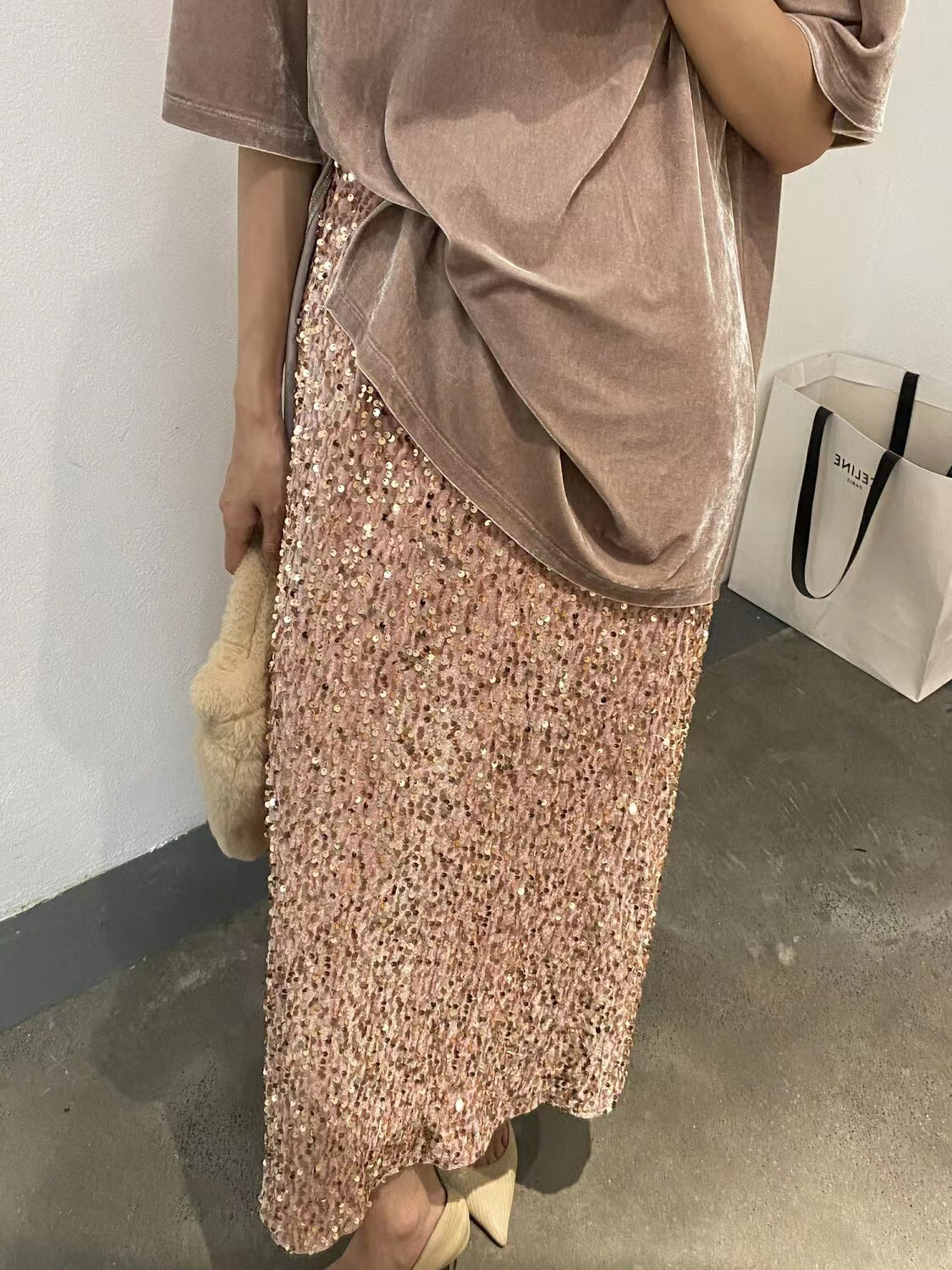 2025 New Fashionable High Waist Slimming Glitter Half Skirt for Women with Elastic Waist and Back Split Elastic Straight Tube Long Skirt