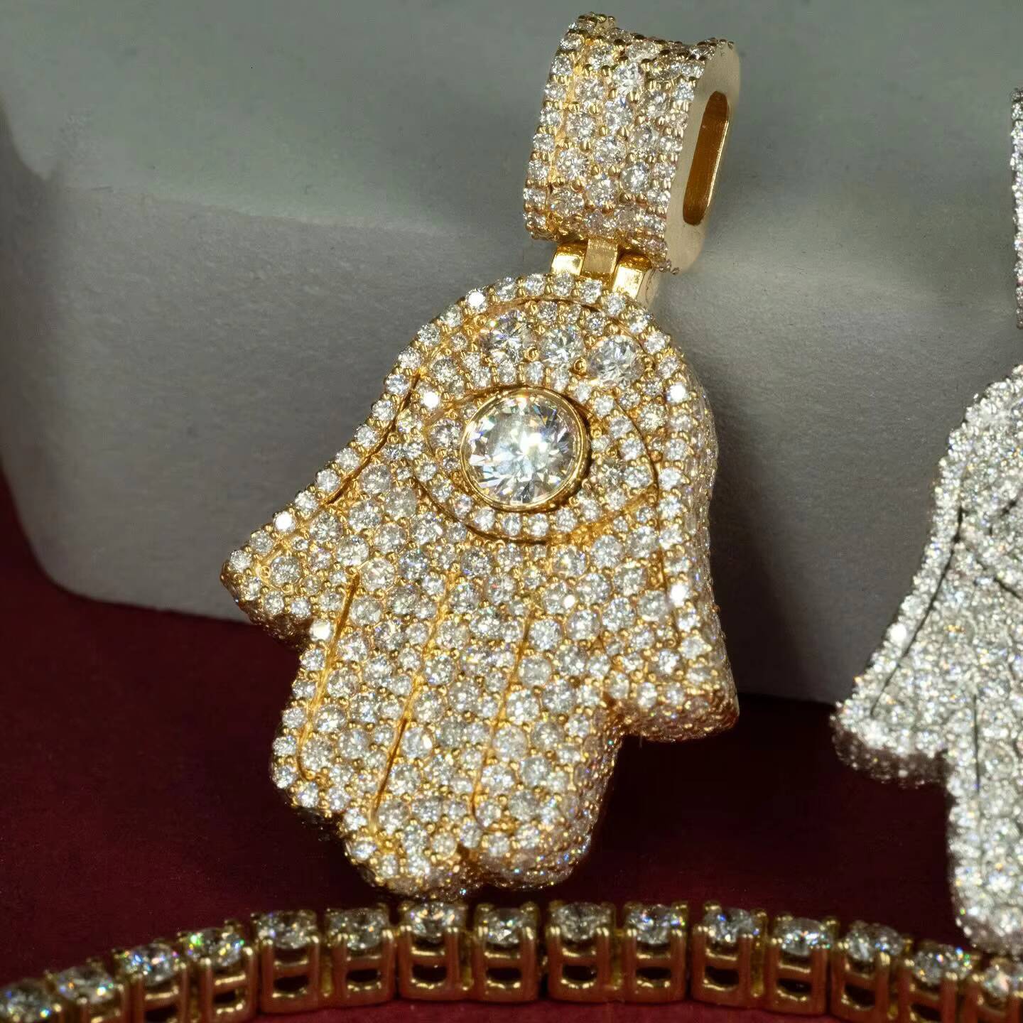 Custom Hip Hop Fine Jewelry 925 Sterling Silver Shiny Cuban Chain Necklace Pendant Moissanite Iced Out Diamond Hamsa Pendants