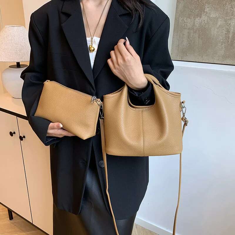 Handheld For Women 2024 New Autumn And Winter Vintage Crossbody Fashion Small Handbag Bucket Bag
