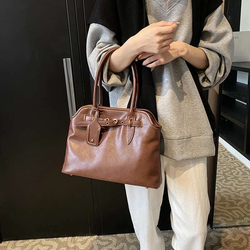 LEFTSIDE Design PU Leather Shoulder Bags For Women 2024 Winter Y2k Korean Fashion Underarm Lady Handbags New Trend Tote Bag