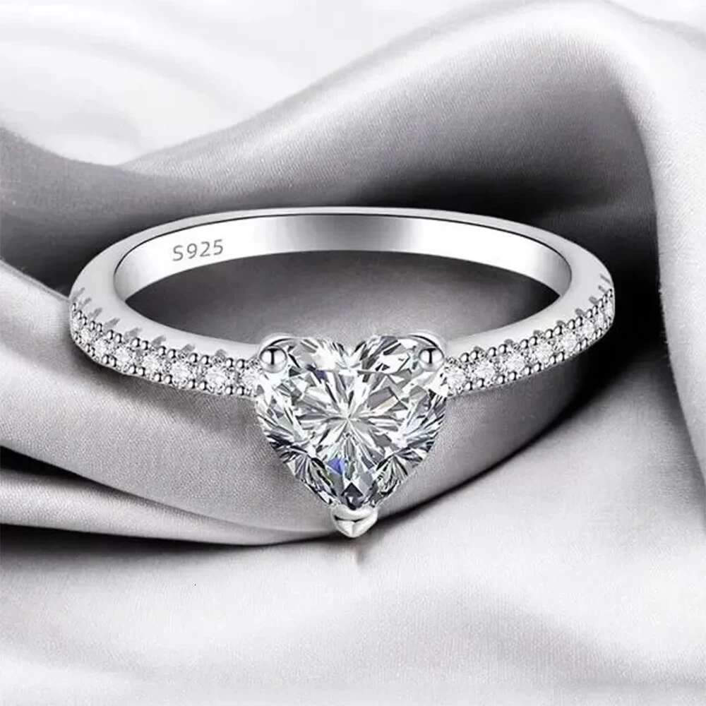1ct/2ct Heart Shaped Moissanite Engagement Ring for Women 925 Sterling Silver Plated 18k White Gold Promise Love Rings with GRA