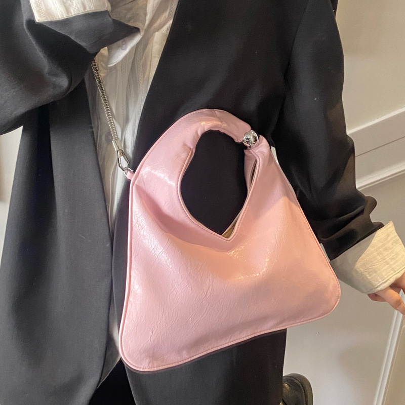 2025S Designer Women S Bag Large Capacity Underarm New Fashionable Chain Shoulder Crossbody Bag Commuting Handbag