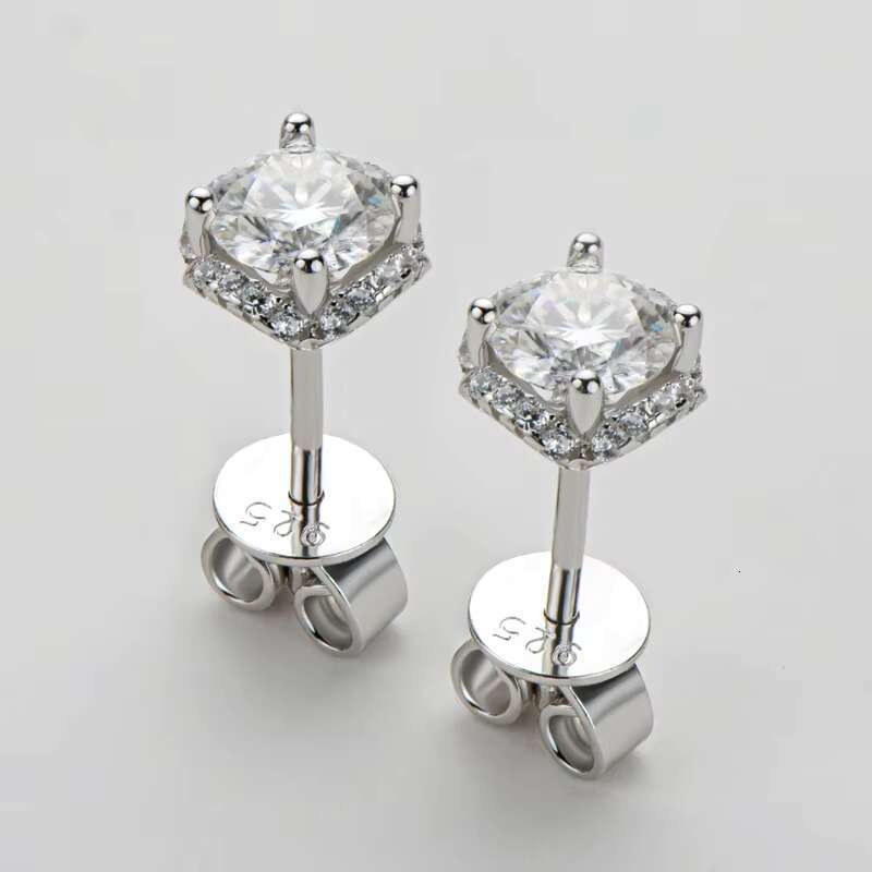 Factory Supply Directly 925 Sterling Silver Halo 5mm 0.5CT VVS Moissanite Flower Stud Earring for Girls