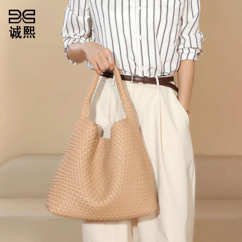 designer bag Handmade woven handbag women, fashionable casual, portable shoulder bag, Korean version, large capacity underarm bag for children and mot