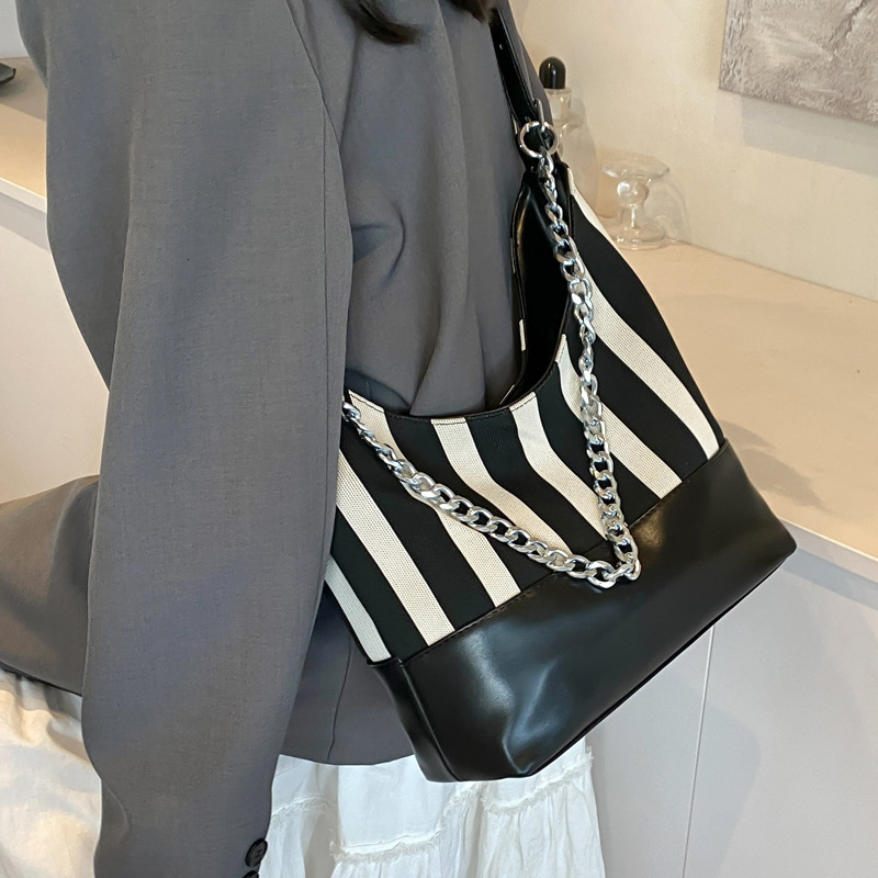 2025S Designer Women S Bag Large Capacity Tote For Women New Casual And Trendy Summer Lazy Style Striped Chain Shoulder Bag