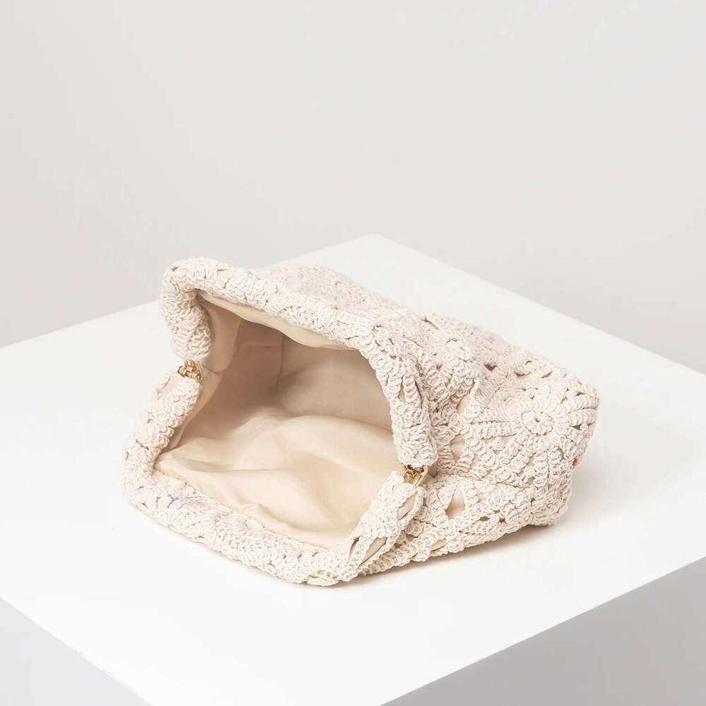 Handmade Beach Bag Pattern Hollow Woven Simple Clutch Bohemian Clip Bag, Holiday Casual Straw Purse, Beach Bag (Random Pattern) Kq1