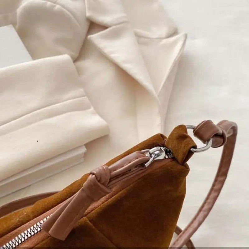 Fashion Crossbody Croissant Shoulder Small Pack Solid Color Matte PU Dumpgs Bag Brown Korean Style Girls