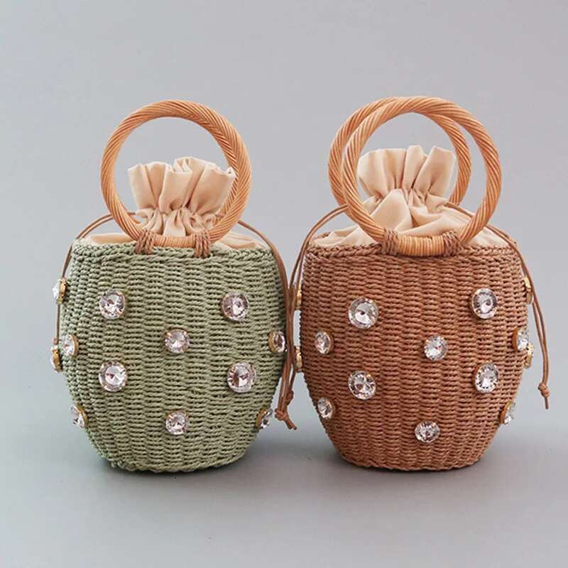 2023 New Handmade Rhie Crystal Embellished Bag Straw Bucket Bags Lady Travel Purses Handbags Sac En Paille Femme