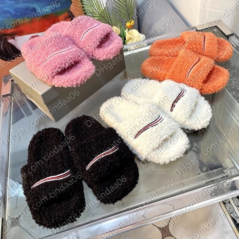 2025 Winter Womens Slippers Luxury Slides Designer Shoes Ladies Wool Fur Fluffy Furry Warm Letters Sandals Comfortable Fuzzy Girl Flip Flop Slipper