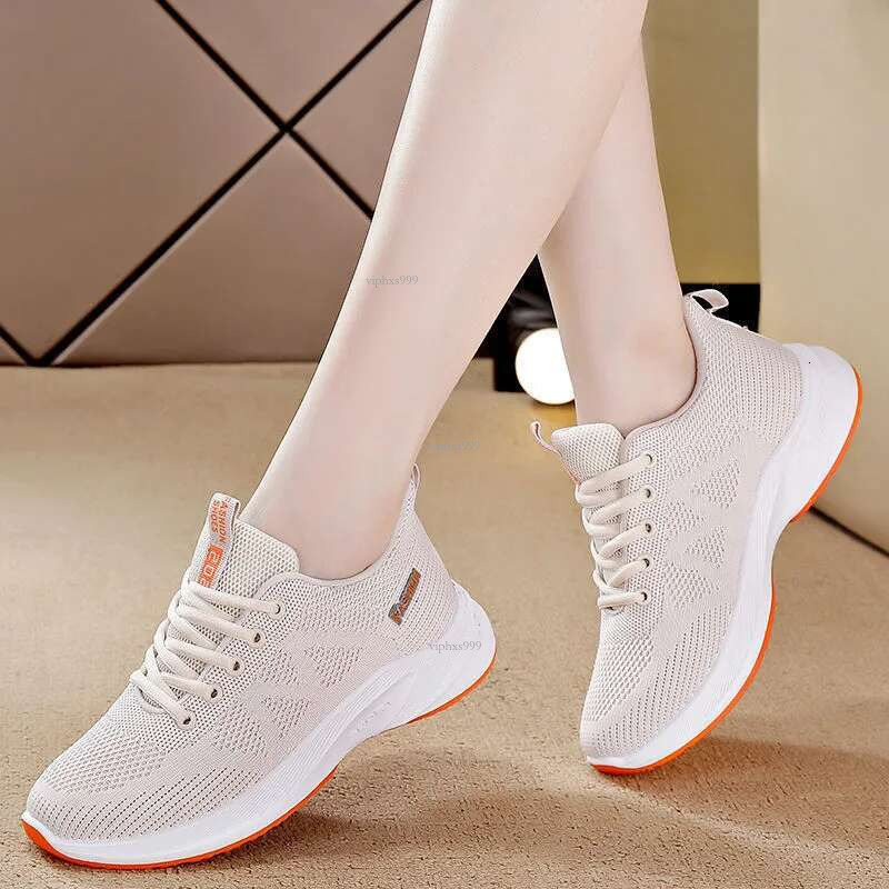 New Free Shipping Designer Shoes Women's 2025 Spring Leisure Sports Flyknit Mesh Breathable Running Flat Bottom Mom Shoes