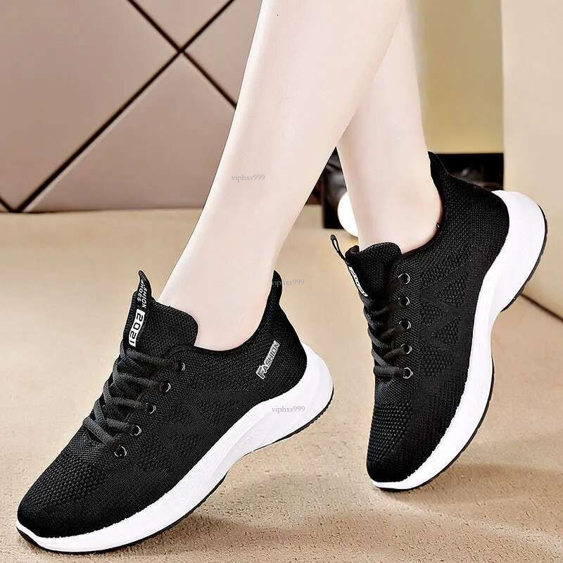 New Free Shipping Designer Shoes Women's 2025 Spring Leisure Sports Flyknit Mesh Breathable Running Flat Bottom Mom Shoes