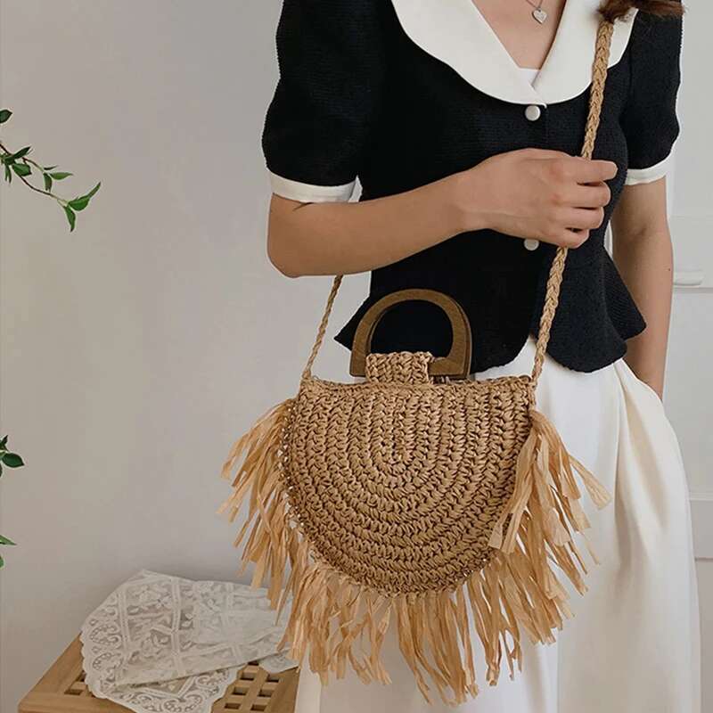 Handmade Beach Bag Fashion Straw Woven Shoulder Messenger Bags Women's Saddle Crossbody Bag Summer Beach Female Tassel Handbag Kq1