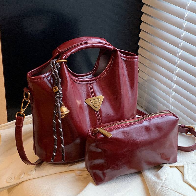 2025S Designer Women S Bag Handheld Small For Women New Crossbody Bag Fashionable High End Water Bucket Bag