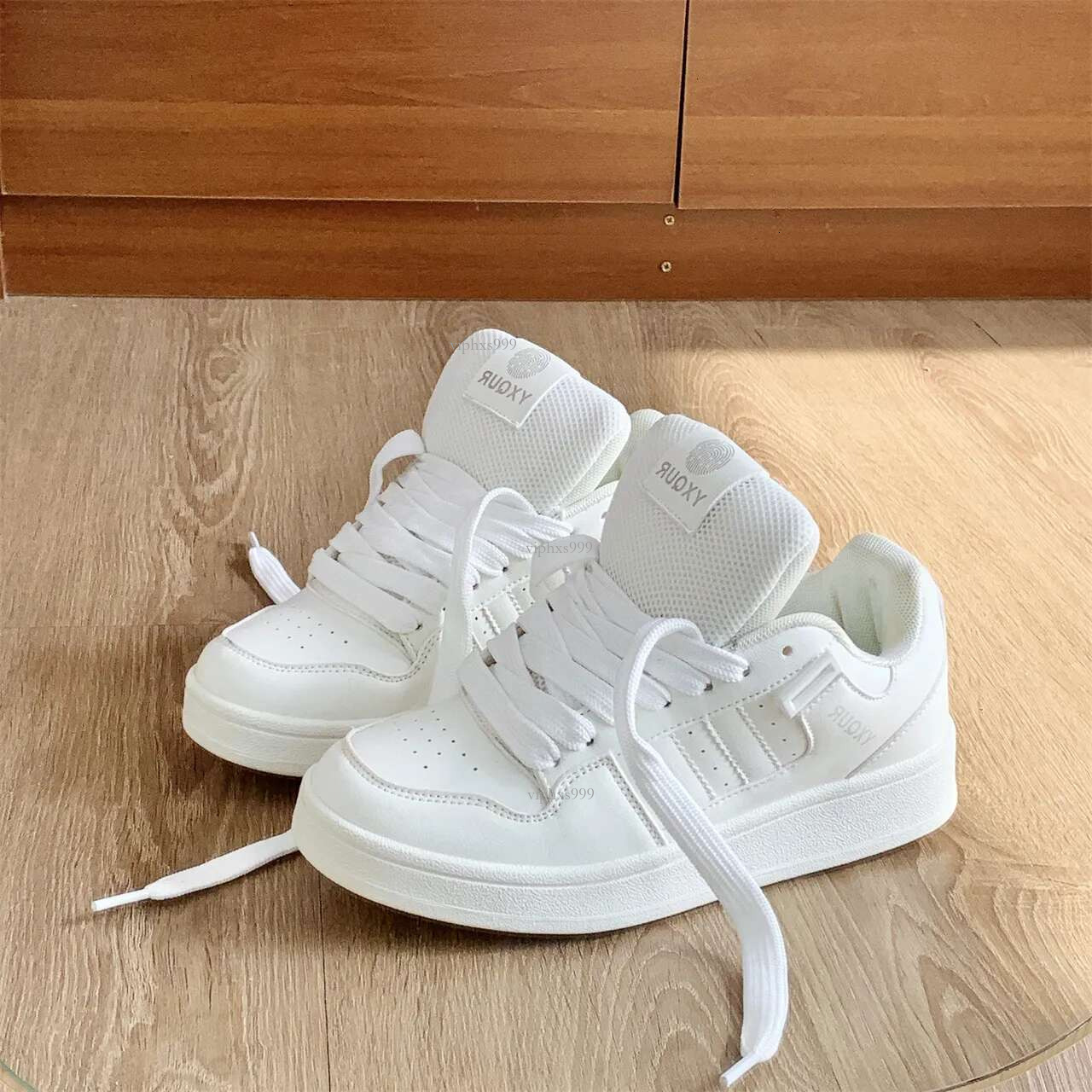New Free Shipping Designer Shoes Niche Dopamine Couple Bread Ins Trend 2025 Summer New Student Breathable White Casual Board Shoes